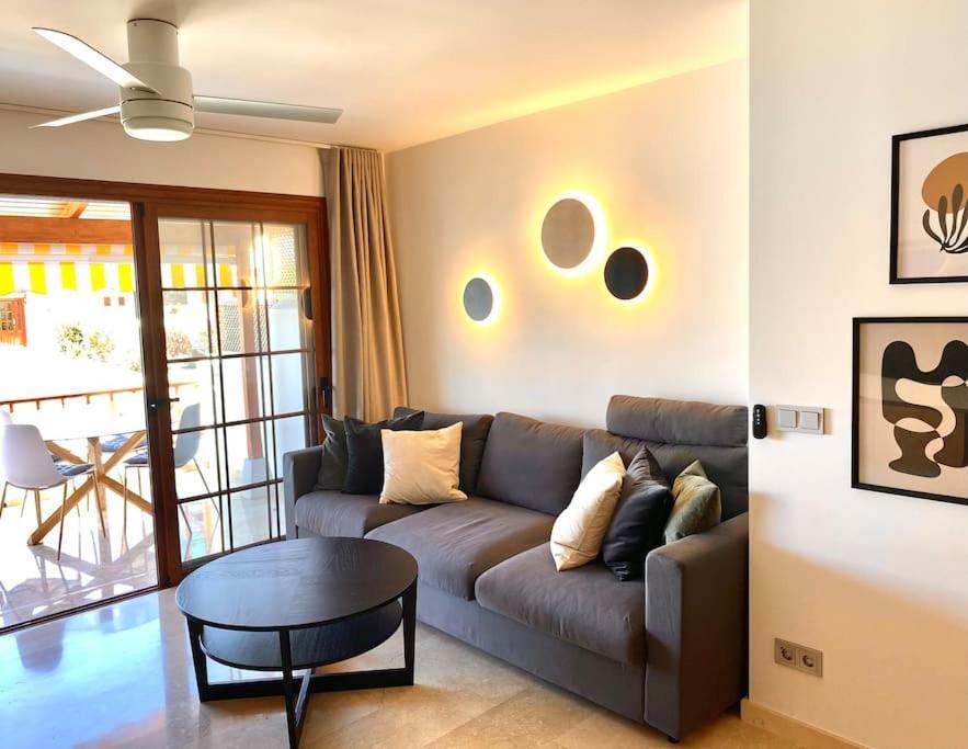 Stylish & Modern 1 Bedroom Suite On Frontline Of Playa Del Duque Costa Adeje  Exteriér fotografie